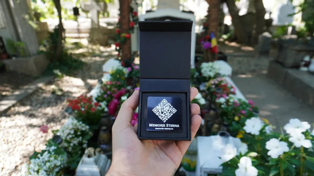 Plăcuța Memorie Eternă în cutia de prezentare